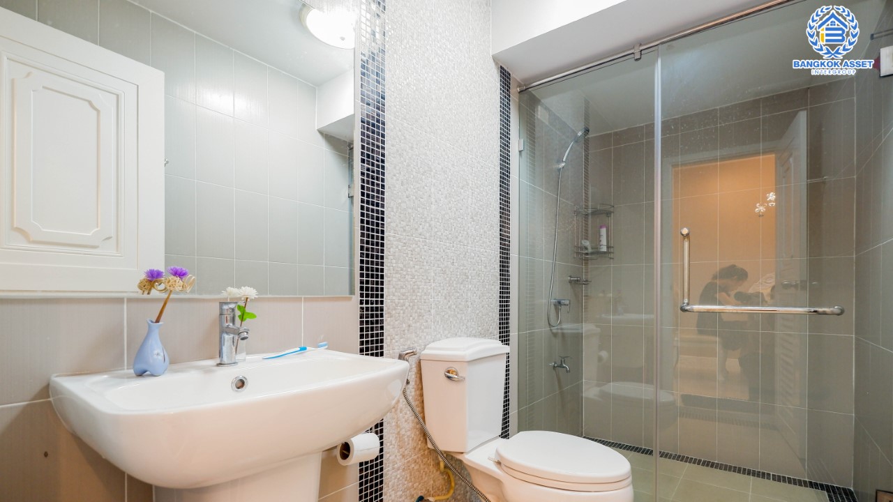 *****ทาวน์เฮ้าส์มือสอง กรุงเทพฯ ม.เดอะนิช รามอินทรา เนื้อที่ 22.1 ตร.ว. ฟังก์ชันจัดเต็มถึง 4 ห้องนอน 3 ห้องน้ำ 2 ที่จอดรถ บ้านสวยพร้อมอยู่ บรรยากาศเงียบสงบ บนทำเลดี ใกล้แฟชั่นไอส์แลนด์ และทางด่วน "รามอินทรา-อาจณรงค์"